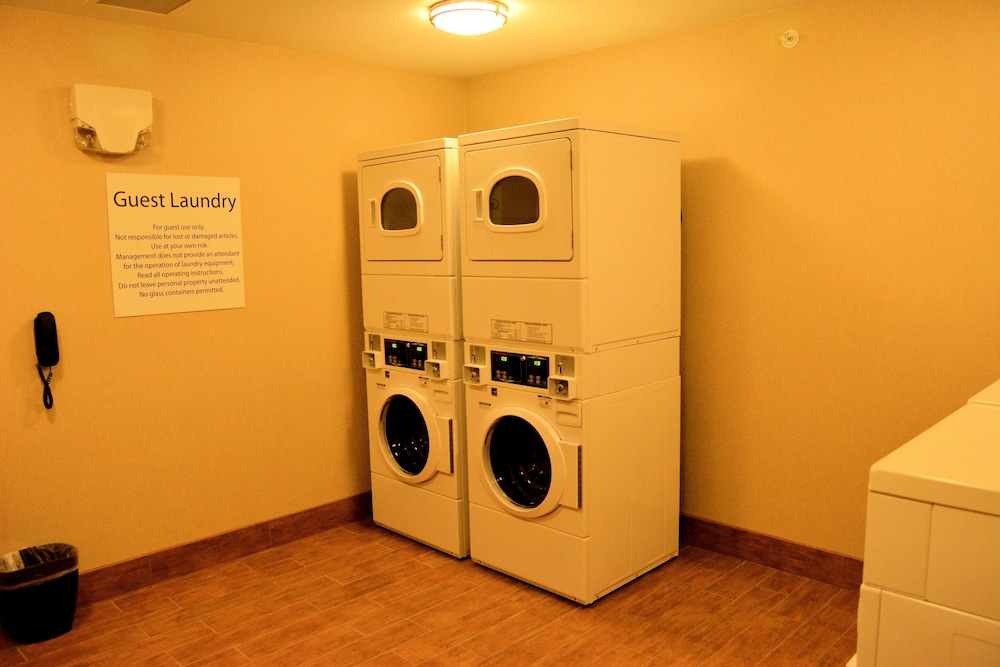 holiday inn express and suites glendive by ihg