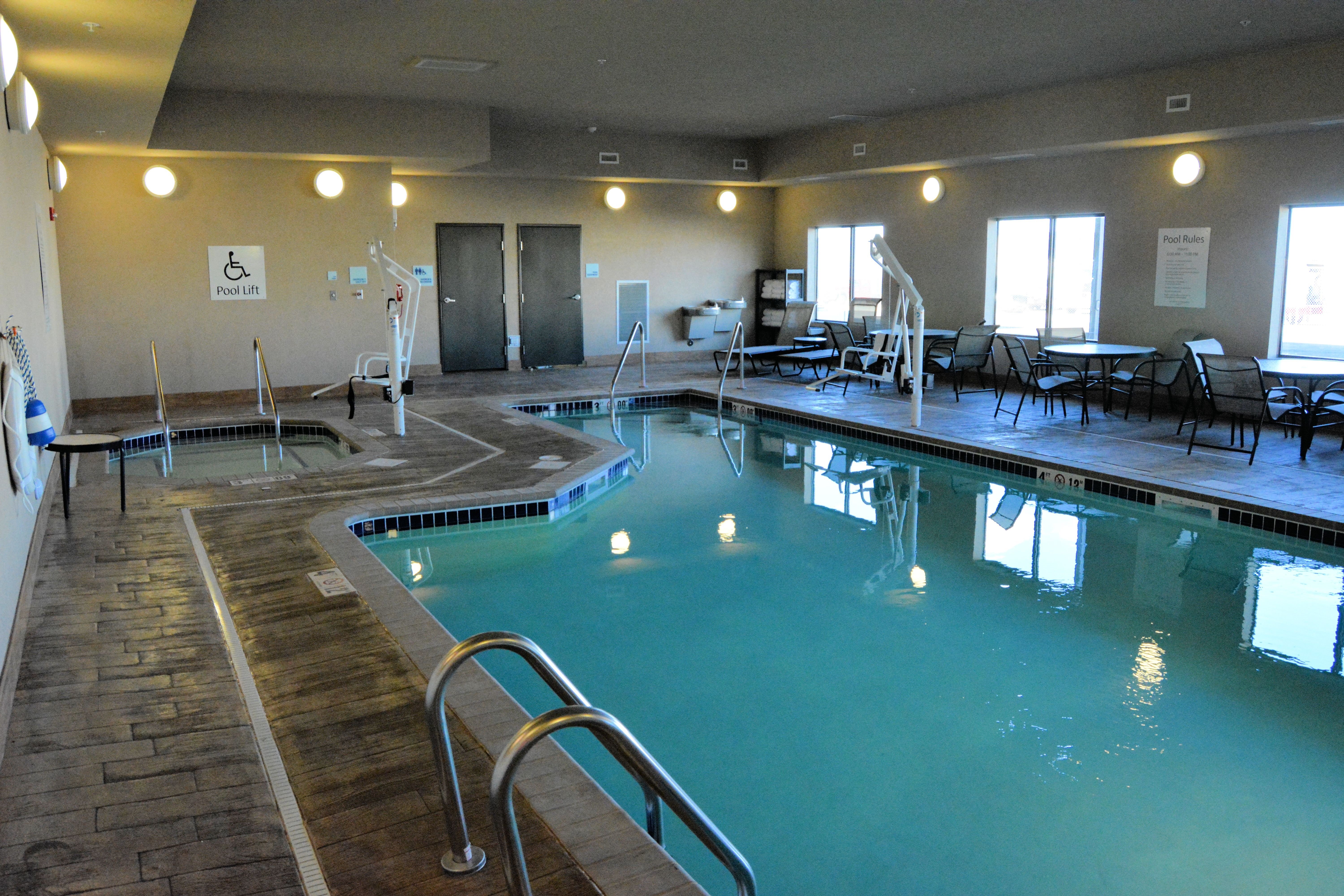 holiday inn express and suites glendive by ihg
