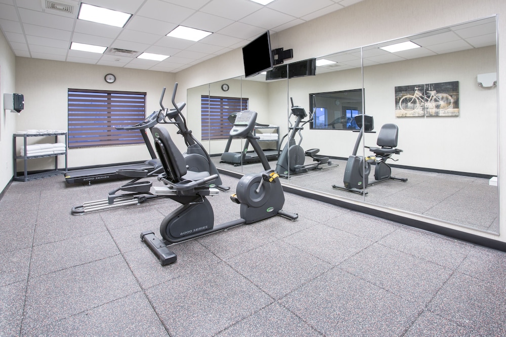 holiday inn express and suites glendive by ihg