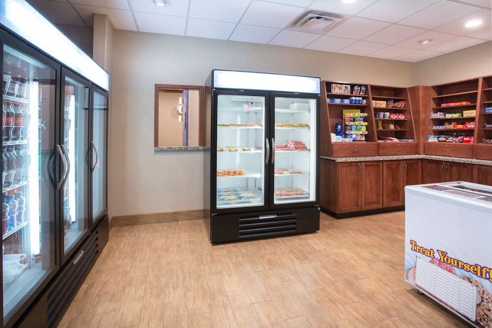 holiday inn express and suites glendive by ihg