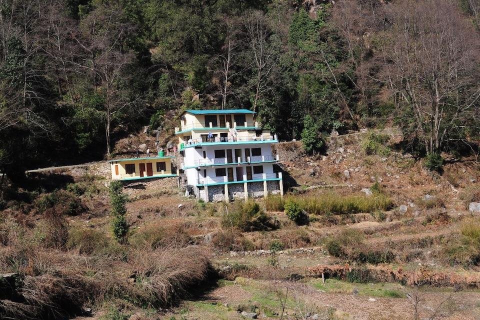 hotel snow view chopta