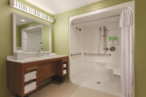 home2 suites by hilton erie pa
