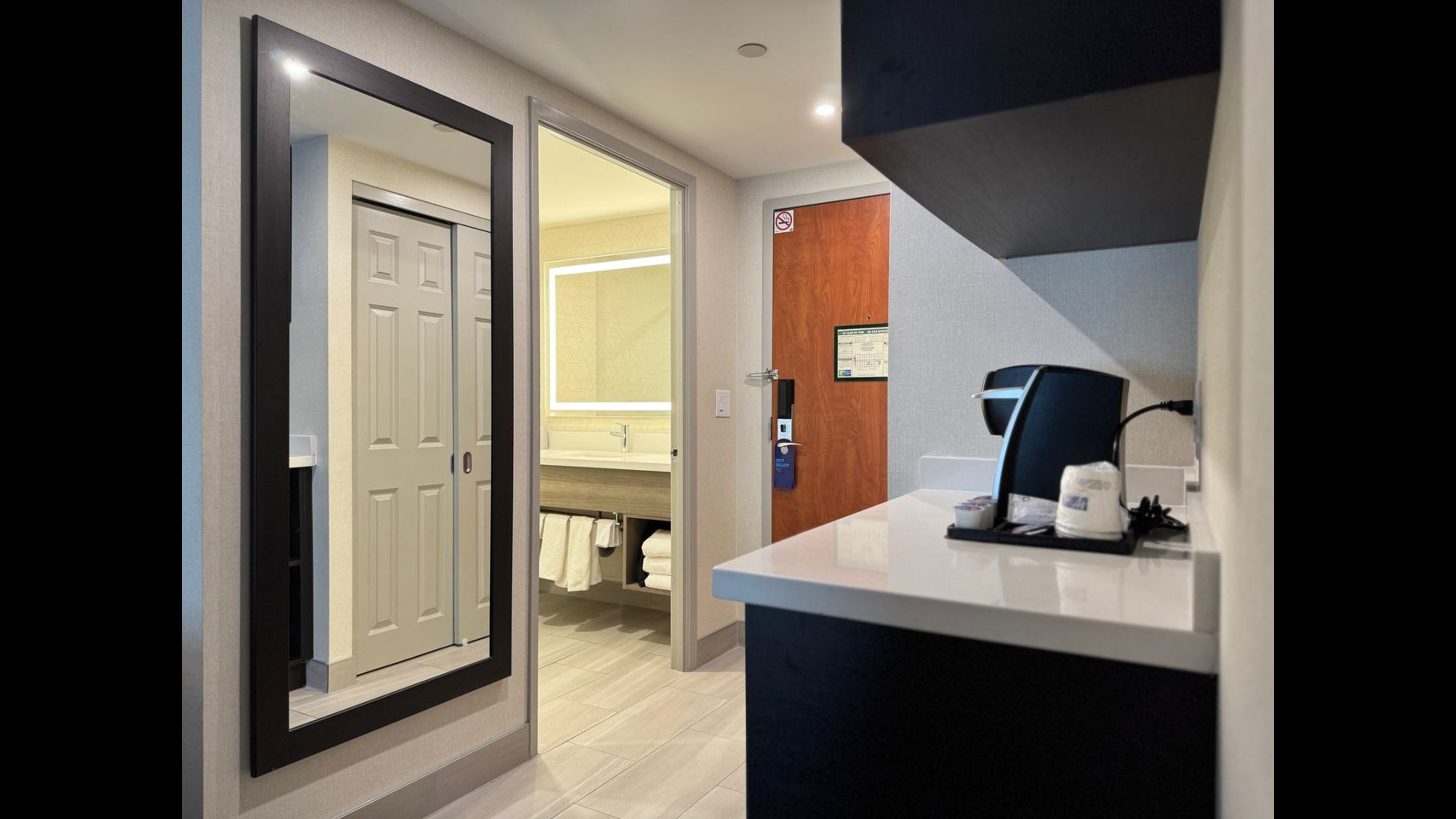 holiday inn express and suites brampton by ihg