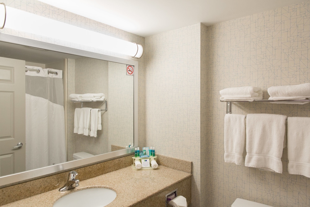 holiday inn express and suites brampton by ihg