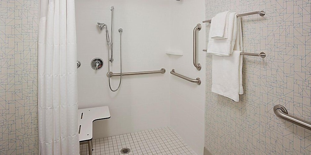 holiday inn express and suites brampton by ihg