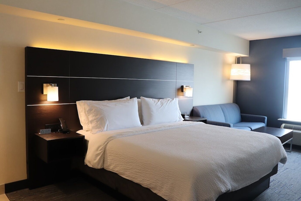 holiday inn express and suites brampton by ihg