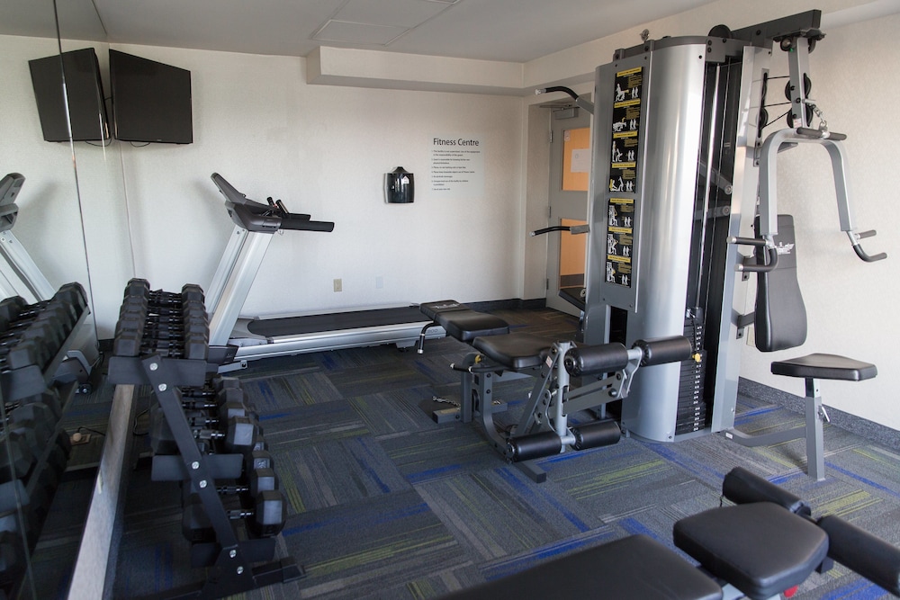 holiday inn express and suites brampton by ihg
