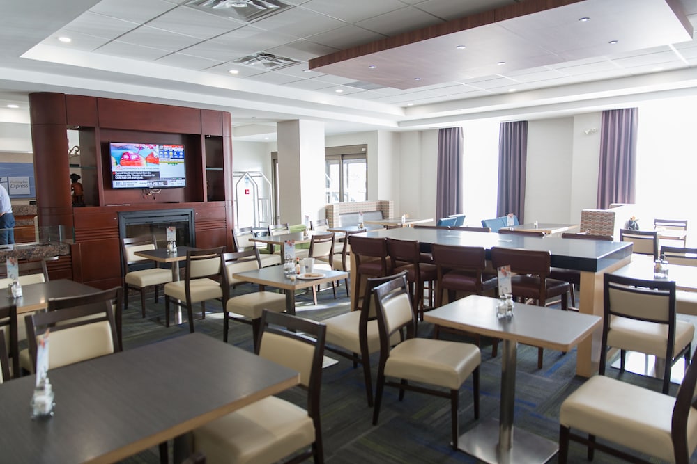 holiday inn express and suites brampton by ihg