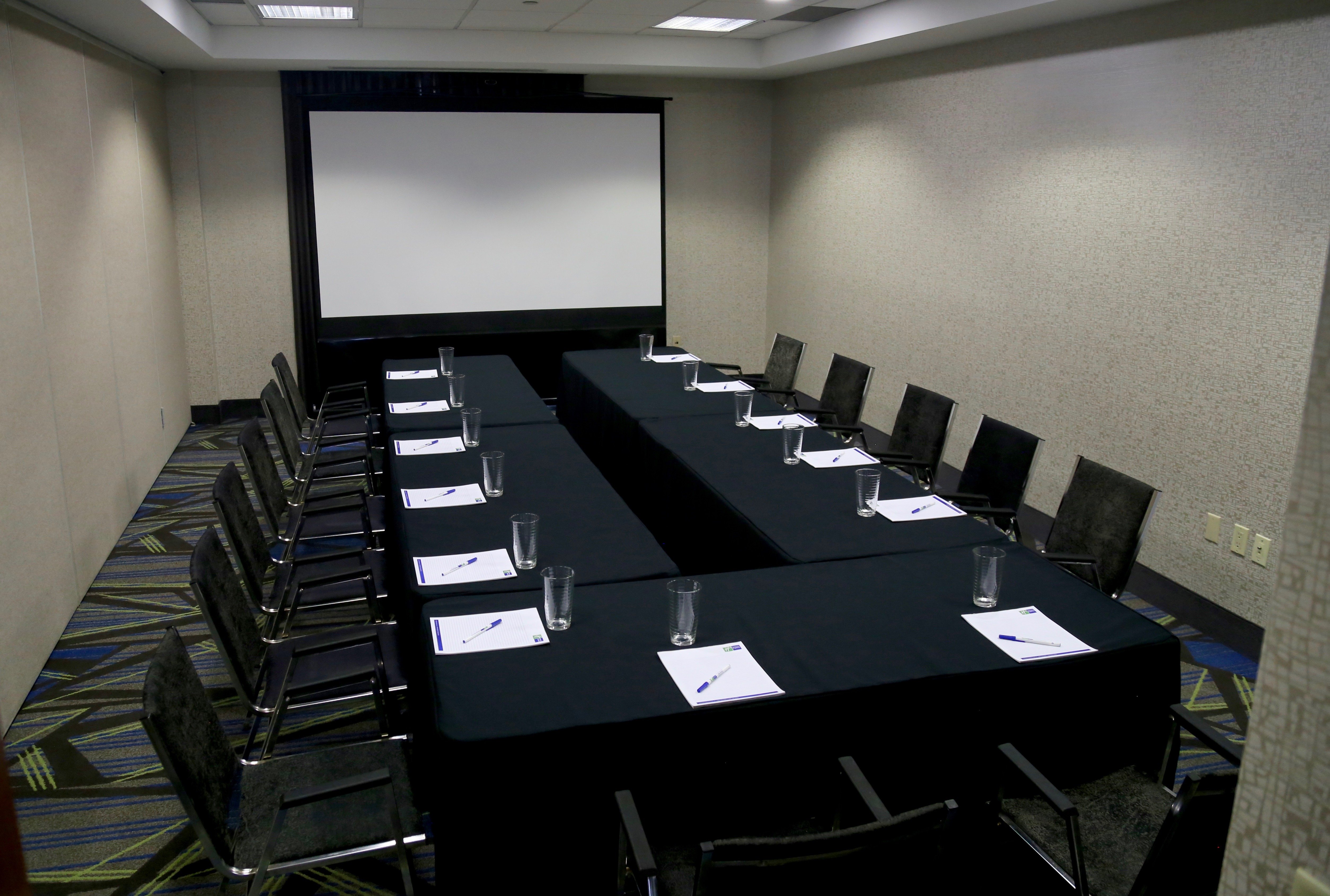 holiday inn express and suites brampton by ihg