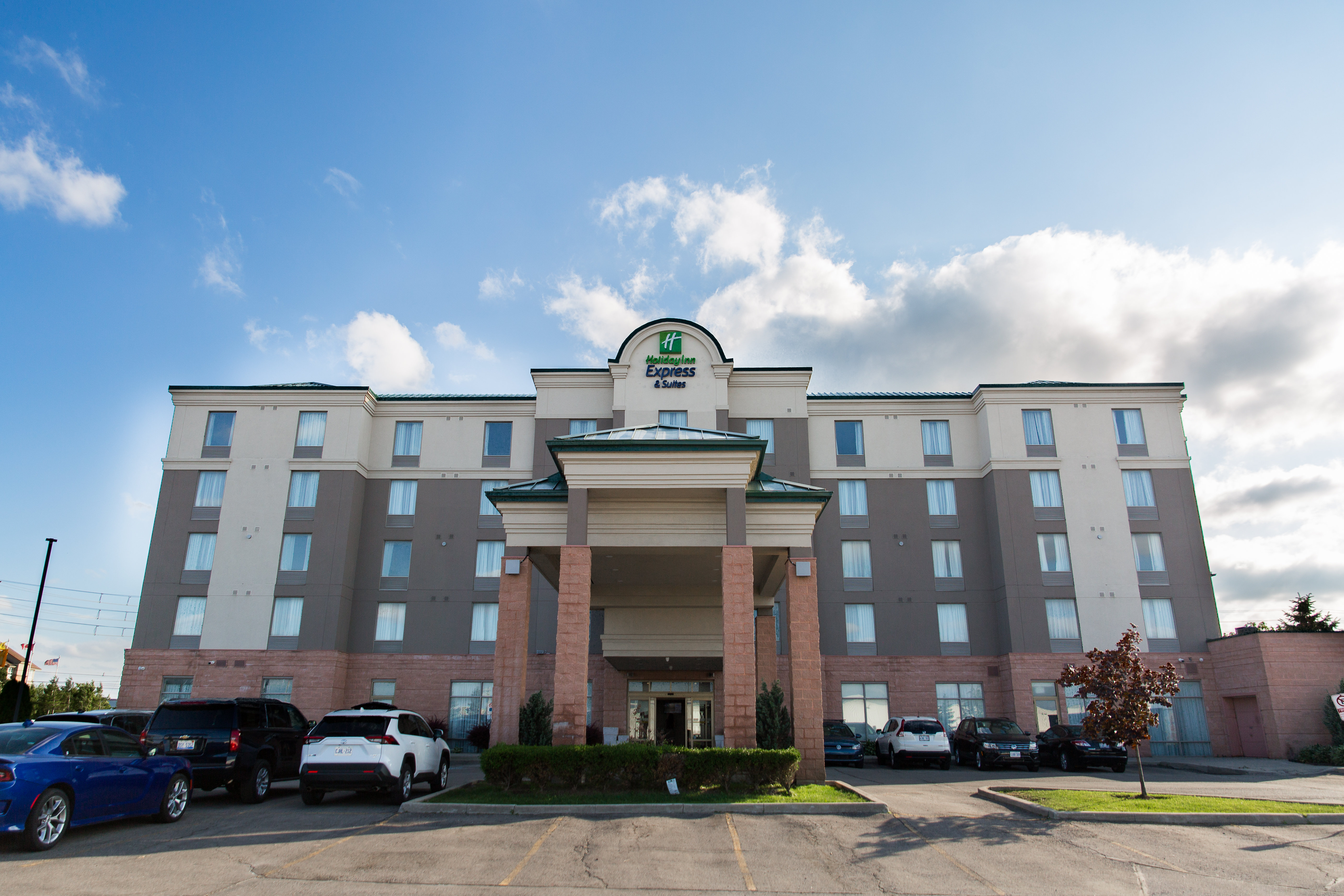 holiday inn express and suites brampton by ihg