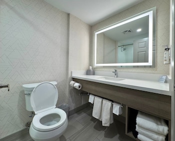 Holiday Inn Express & Suites Brampton By Ihg,Toronto>>Brampton,3 star