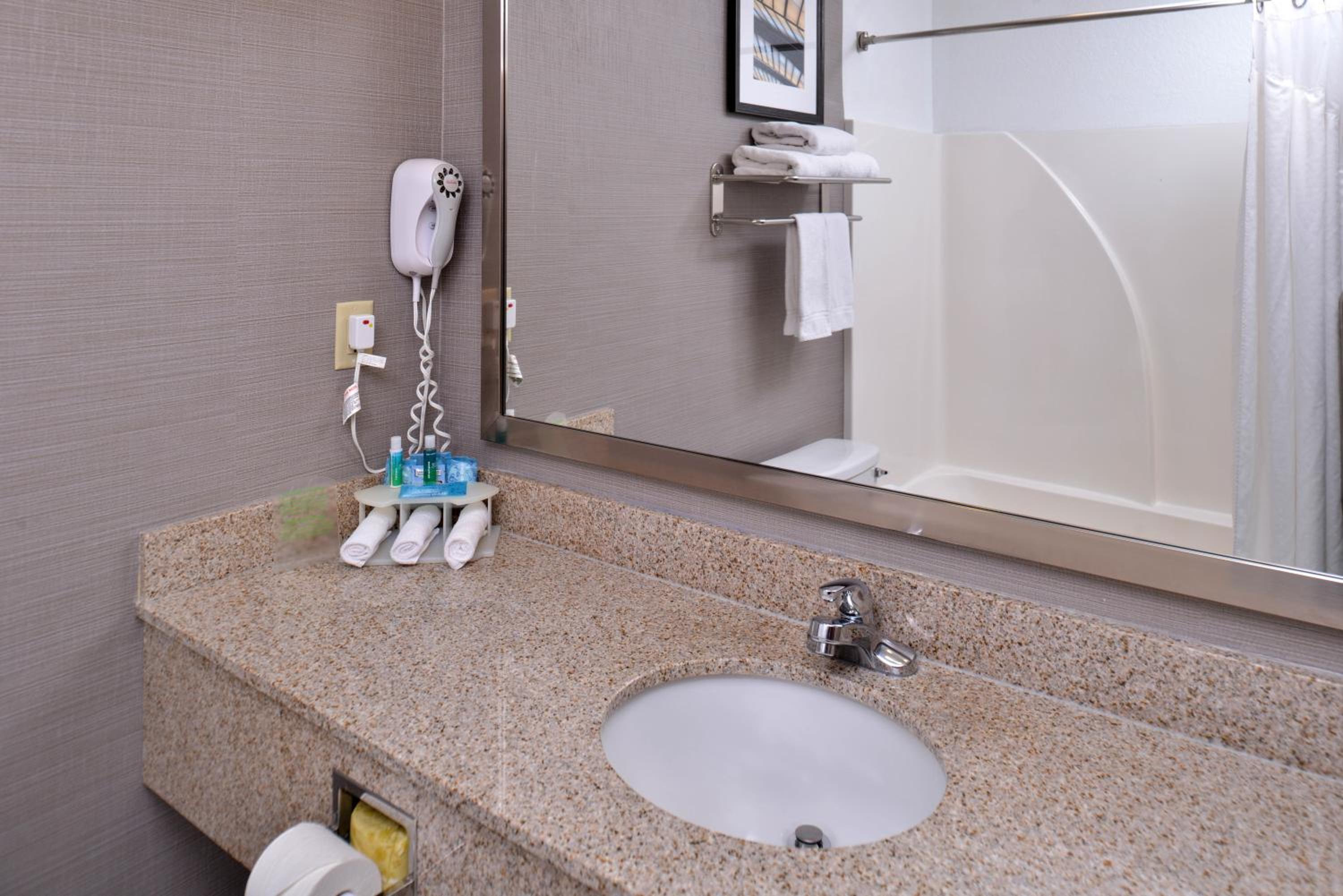 holiday inn express and suites lonoke by ihg