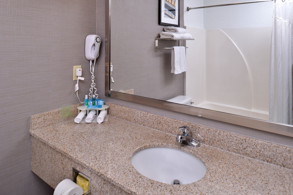 holiday inn express and suites lonoke by ihg