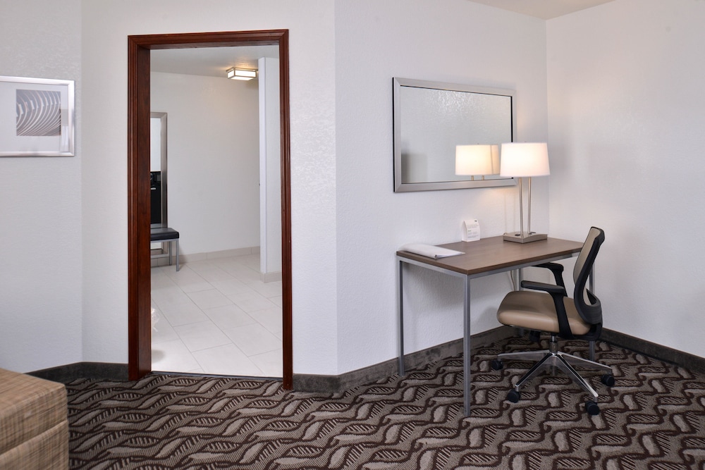 holiday inn express and suites lonoke by ihg