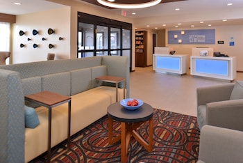 holiday inn express and suites lonoke by ihg