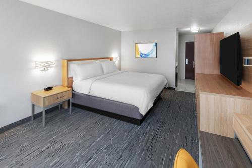 holiday inn express and suites lonoke by ihg