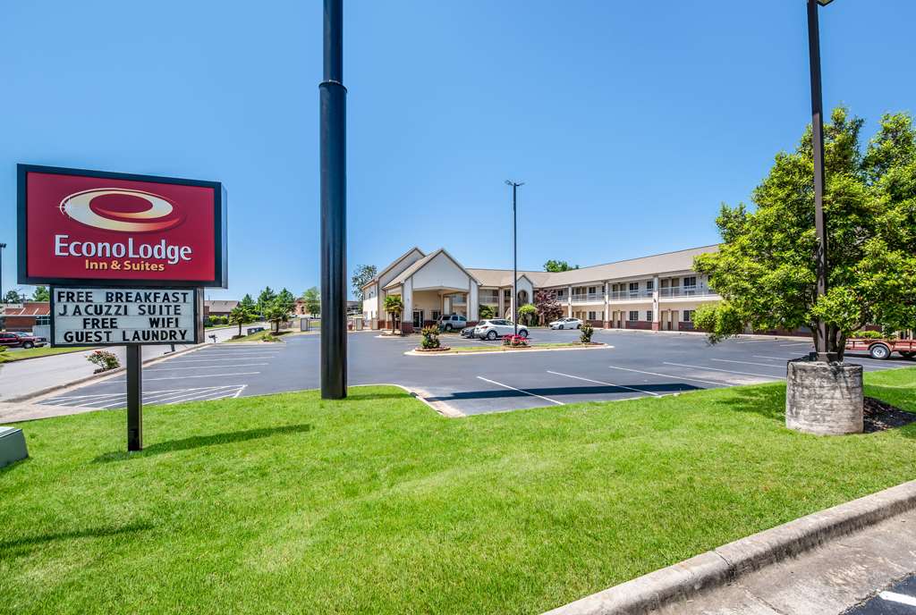 econo lodge inn and suites bryant