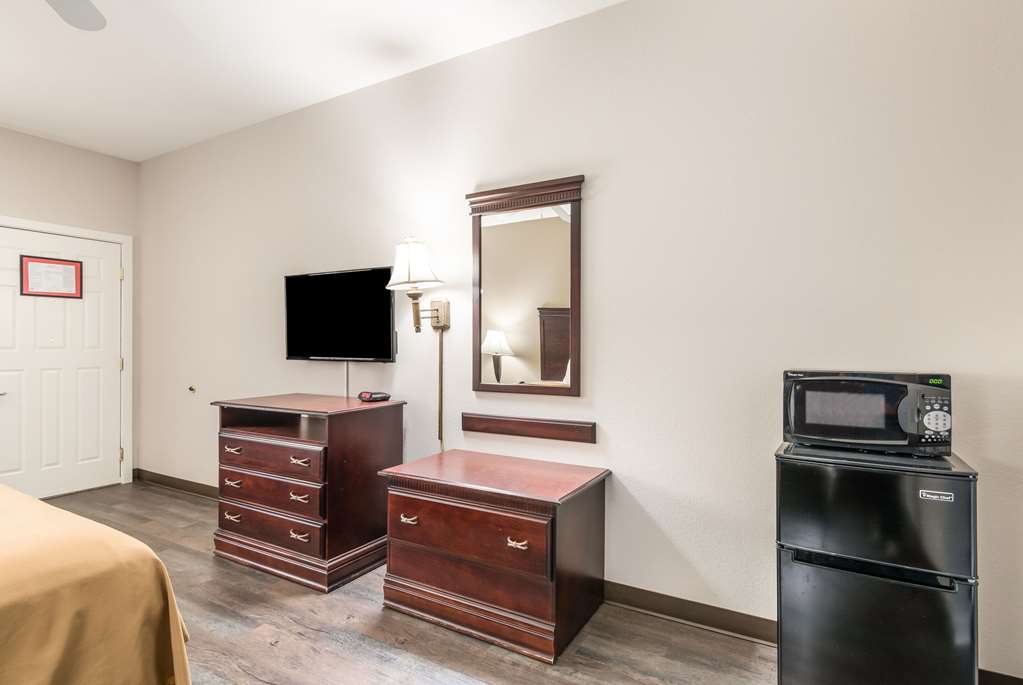 econo lodge inn and suites bryant