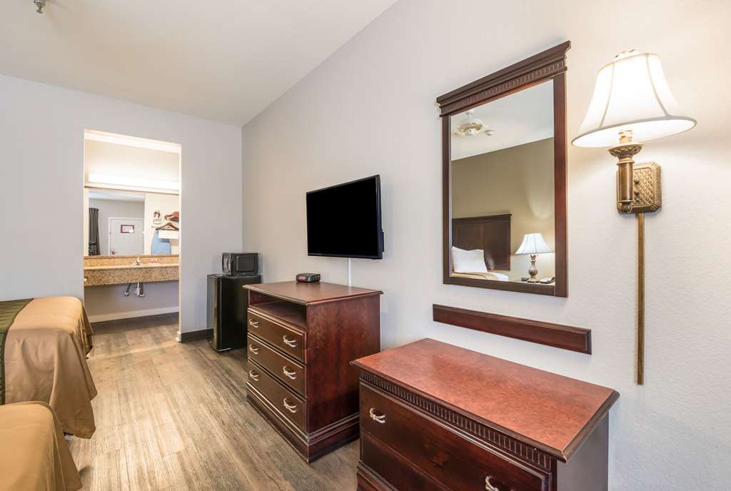 econo lodge inn and suites bryant