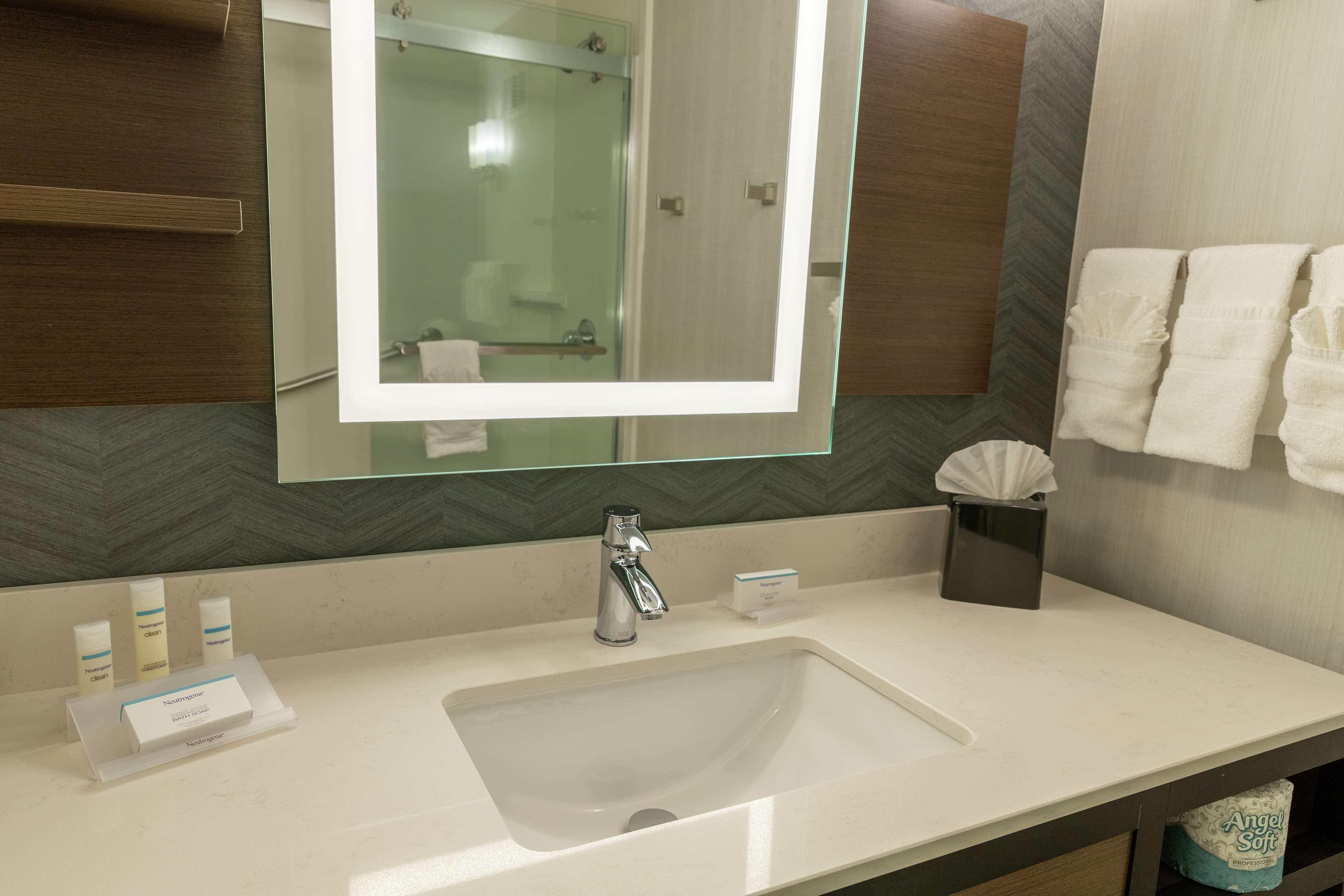 hilton garden inn des moines west