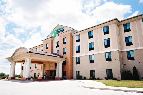 holiday inn express and suites urbandale by ihg