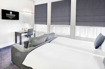 sandman signature newcastle hotel