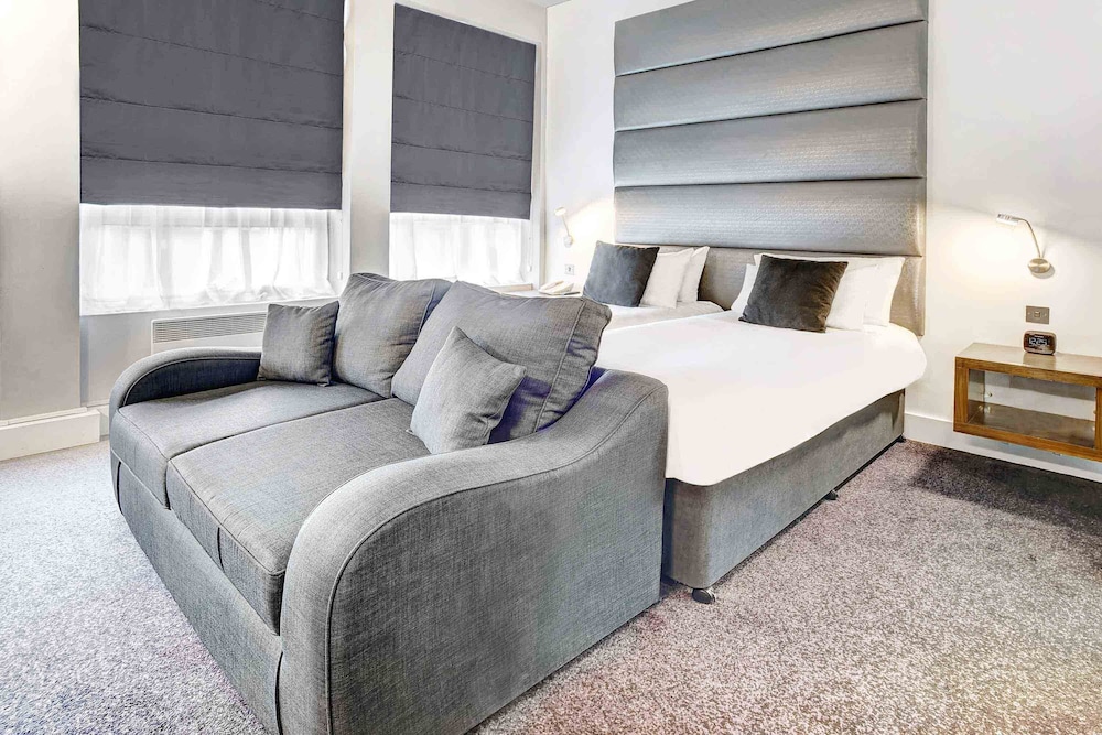 sandman signature newcastle hotel