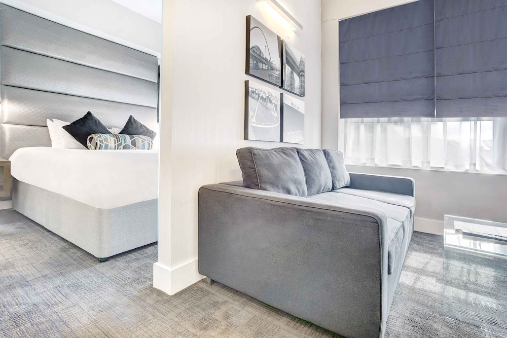 sandman signature newcastle hotel