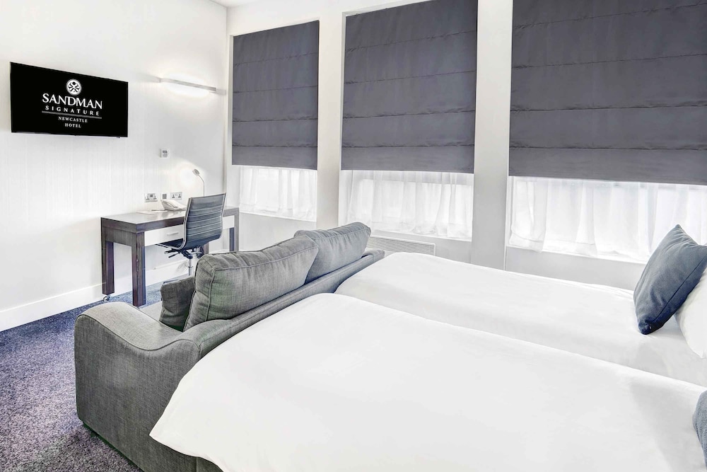 sandman signature newcastle hotel