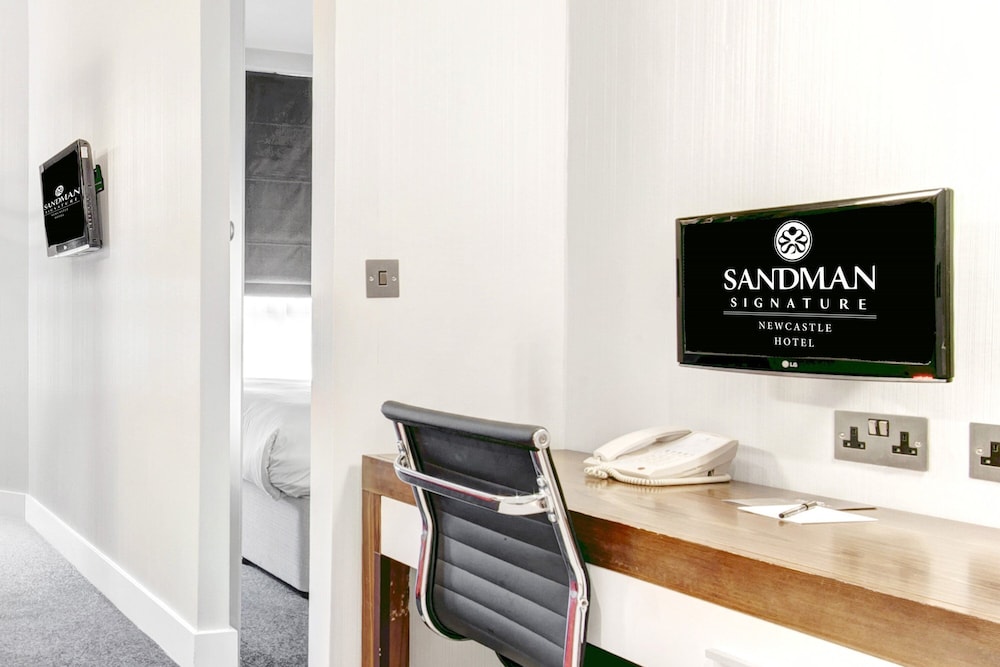 sandman signature newcastle hotel