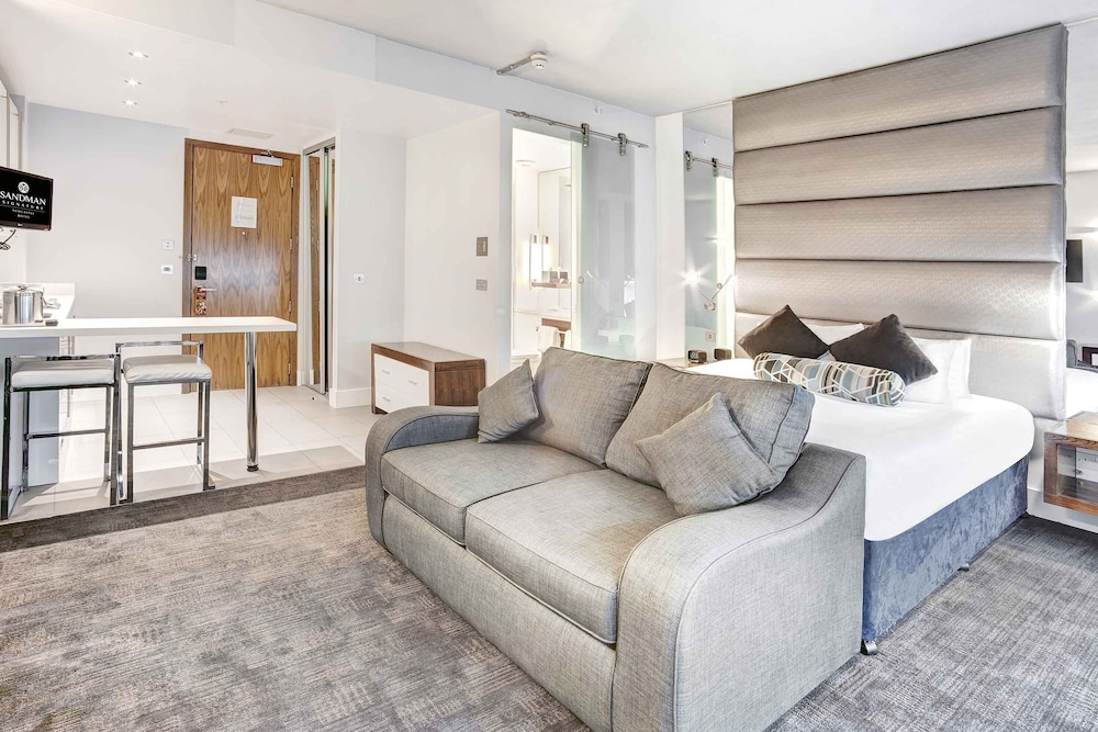 sandman signature newcastle hotel