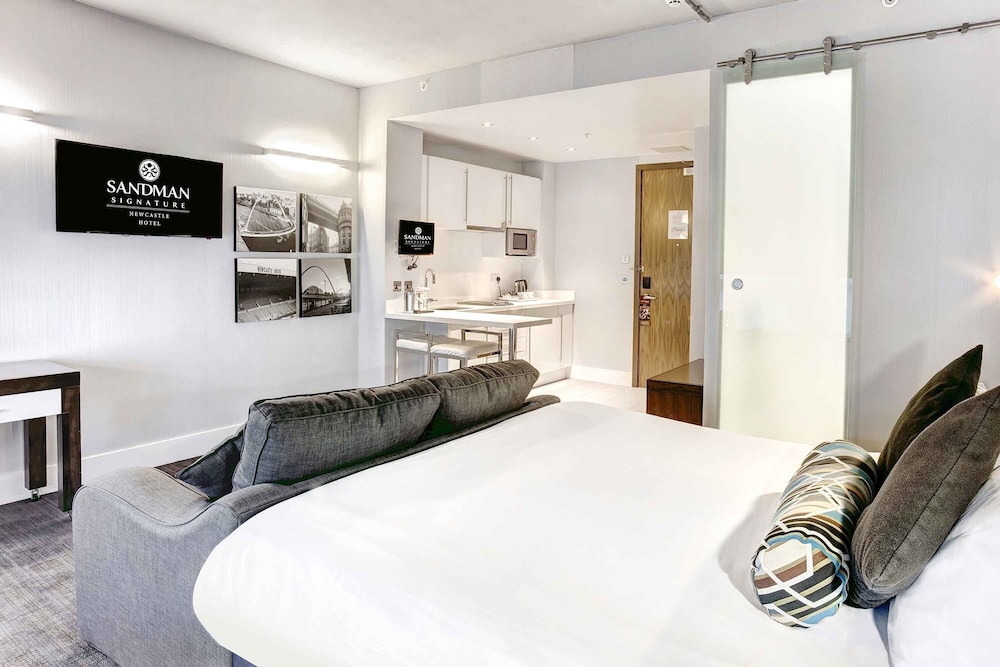 sandman signature newcastle hotel