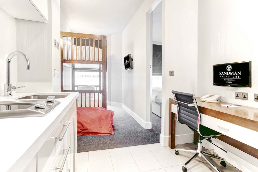 sandman signature newcastle hotel