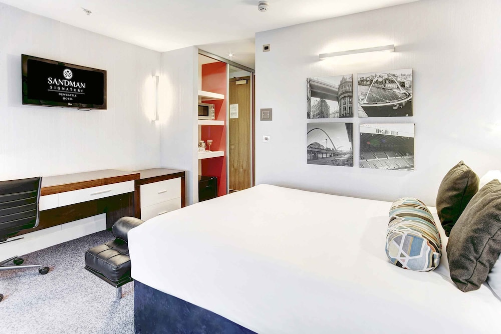 sandman signature newcastle hotel
