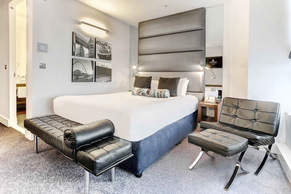 sandman signature newcastle hotel
