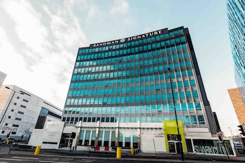 sandman signature newcastle hotel