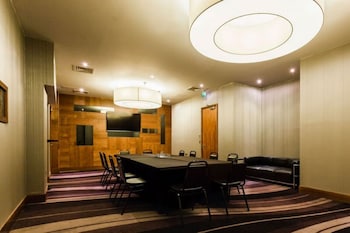 sandman signature newcastle hotel