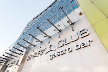 sandman signature newcastle hotel