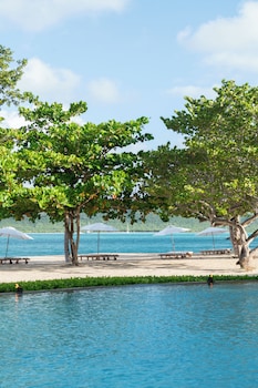 hermitage bay
