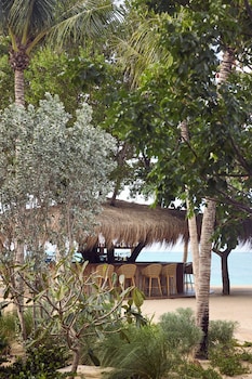 hermitage bay