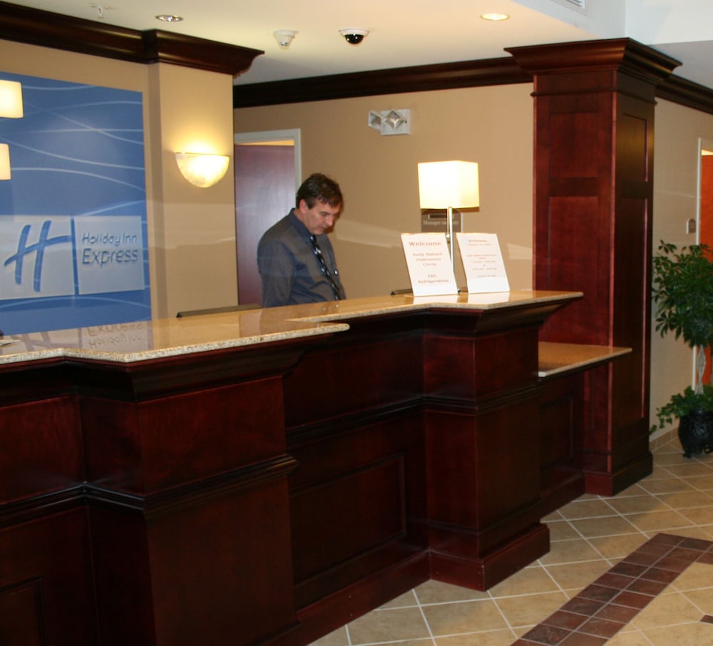 holiday inn express and suites albany airport area latham