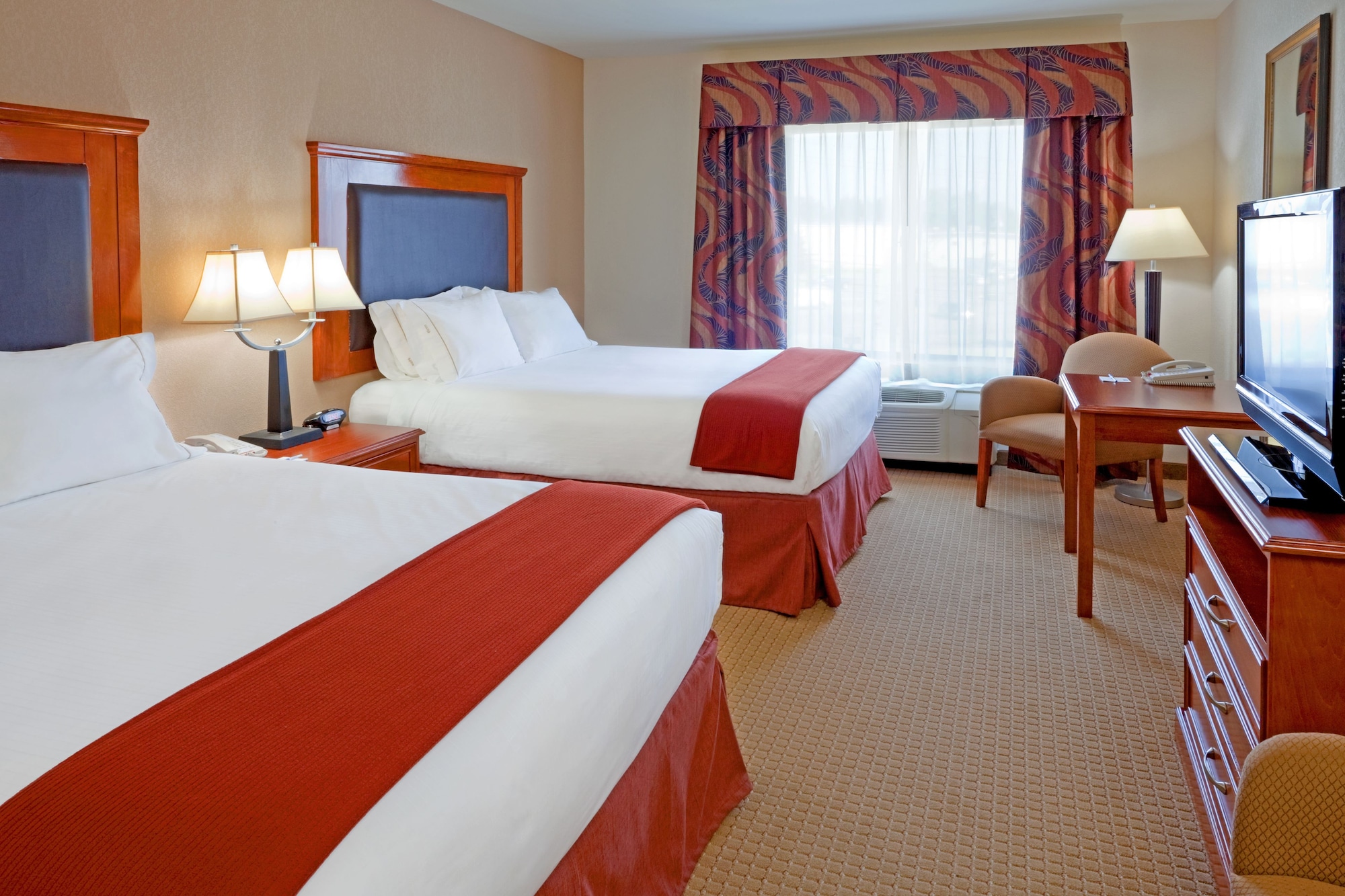 holiday inn express and suites albany airport area latham