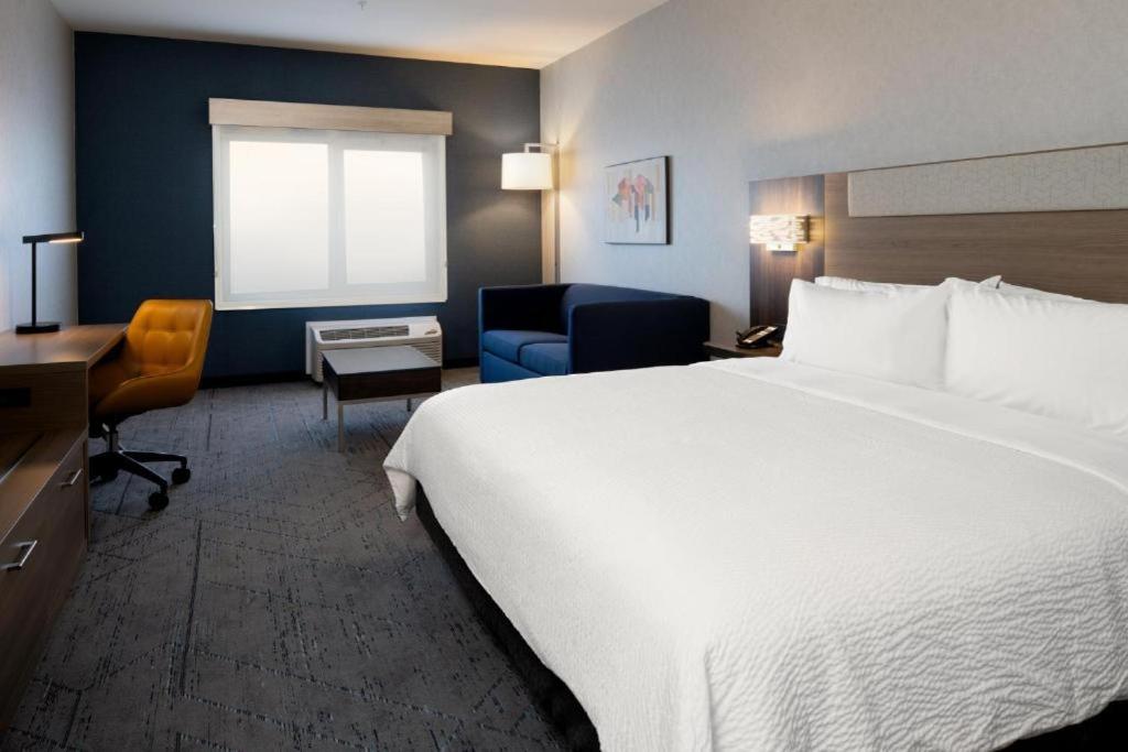 holiday inn express and suites albany airport area latham