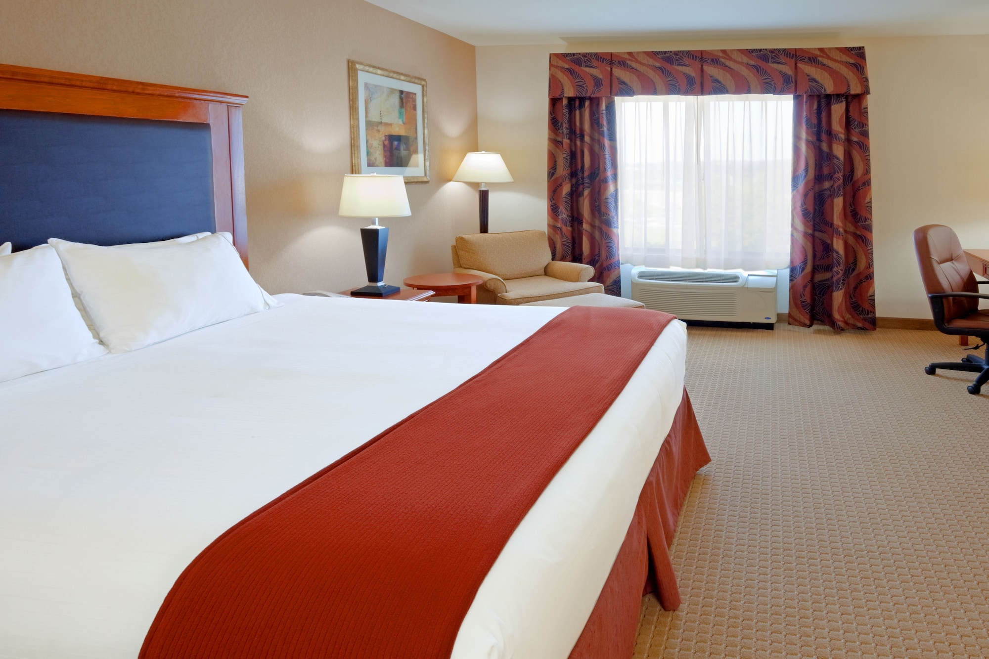 holiday inn express and suites albany airport area latham