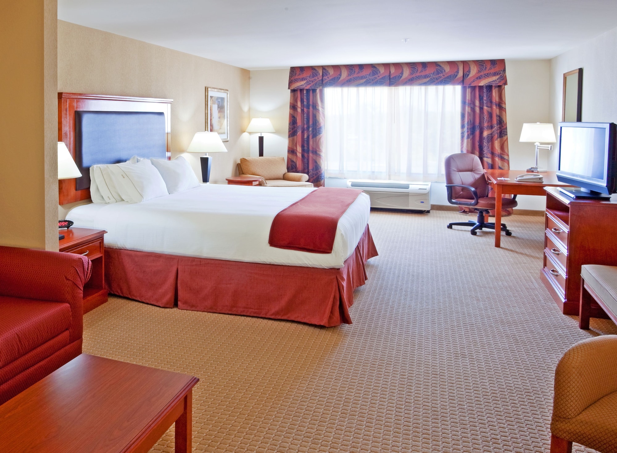 holiday inn express and suites albany airport area latham