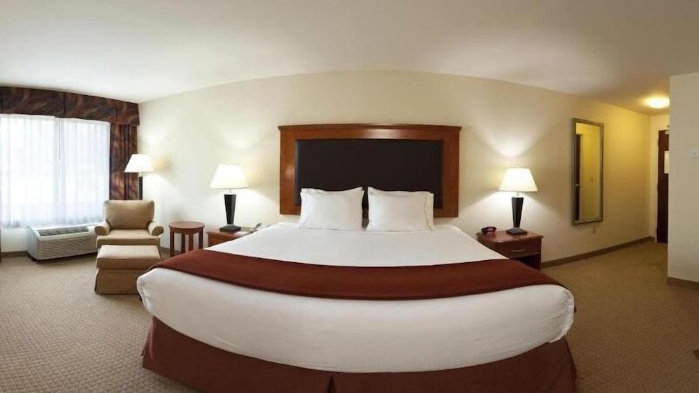 holiday inn express and suites albany airport area latham
