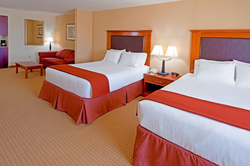 holiday inn express and suites albany airport area latham
