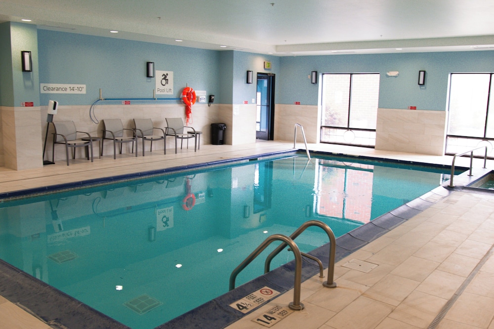 holiday inn express and suites albany airport area latham
