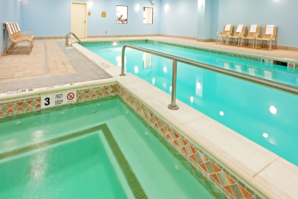 holiday inn express and suites albany airport area latham