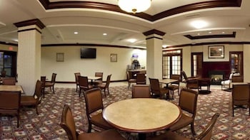holiday inn express and suites albany airport area latham